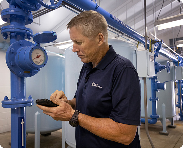 Del oro water utilities checking water pipes and using firstnet phone